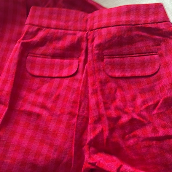 Stylish Red Blazer and Shorts Set - Picture 5 of 6